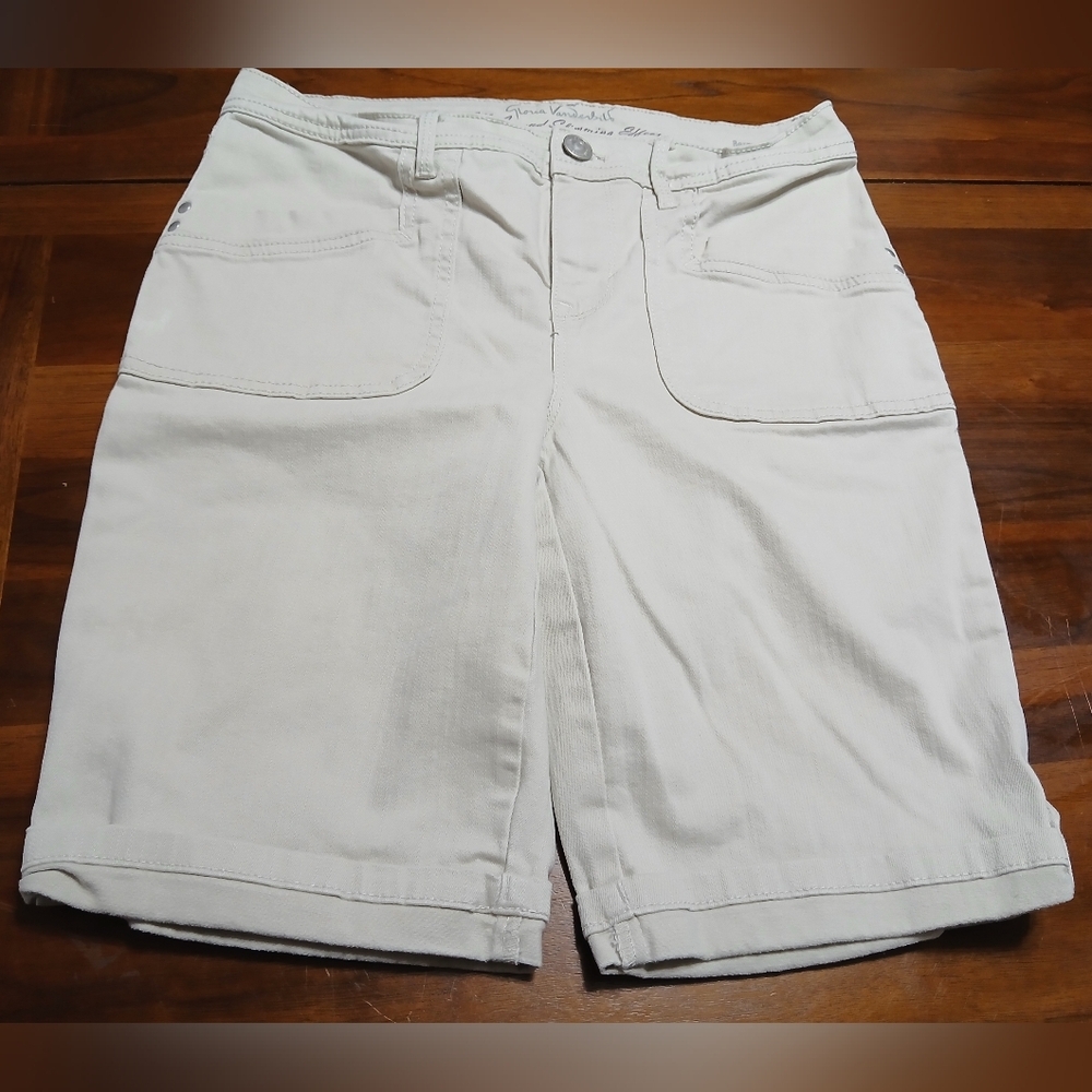 Gloria Vanderbilt Cream Bermuda Shorts Classic‎ Cotton Blend
